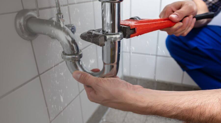 Expert burst pipe repair services in Chandler, IN